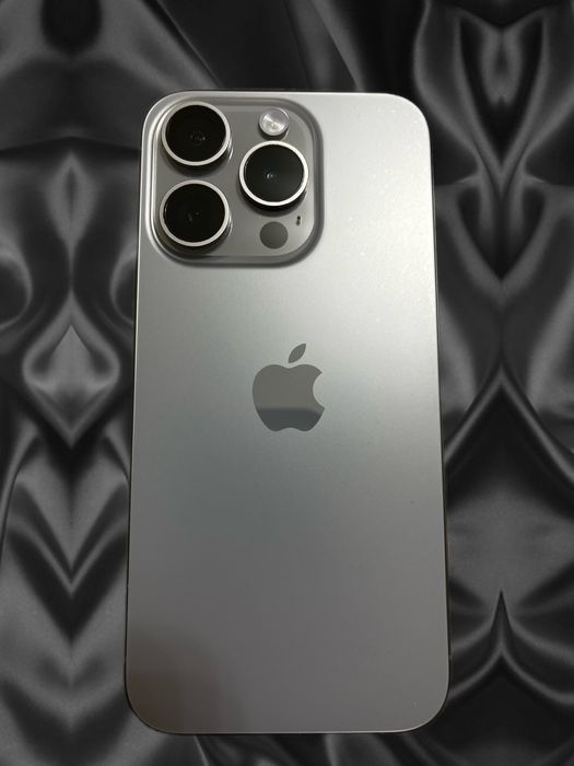 Продам Айфон 15 про 128гб
