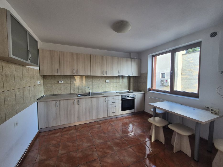 De închiriat spațiu birouri  Cabinet Firmă  3 camere Str. Bistritei