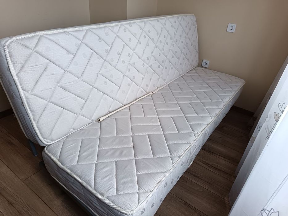 Разтегателен диван