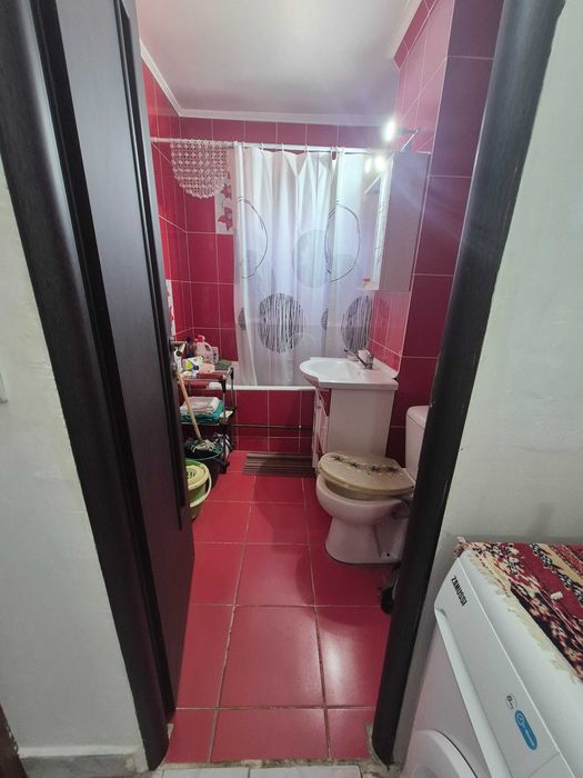 Vand apartament 2 camere decomandat