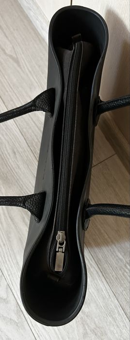 Чирна чанта на O bag