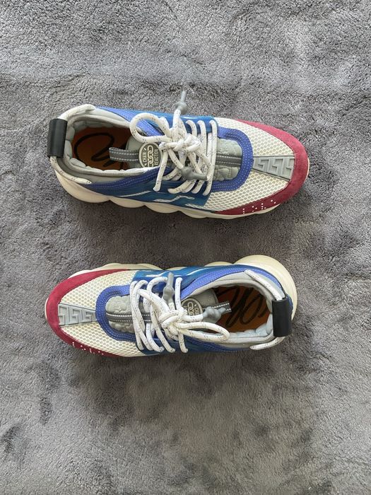 Versace chain reaction