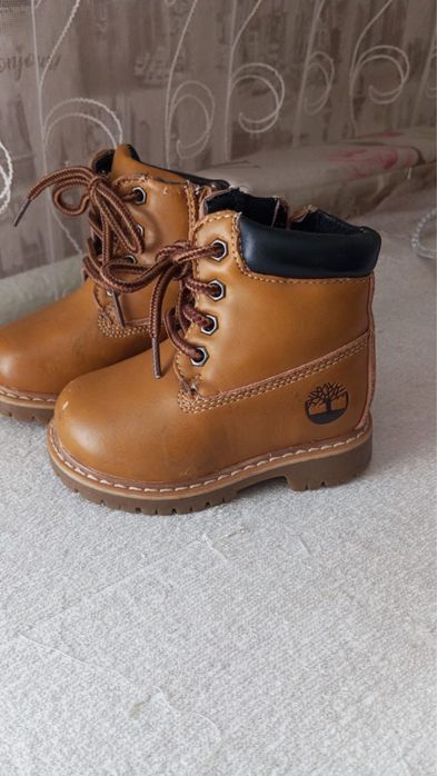 Продам зимние детские сапожки.