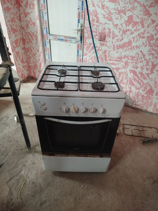Газовая плита в отличном сост