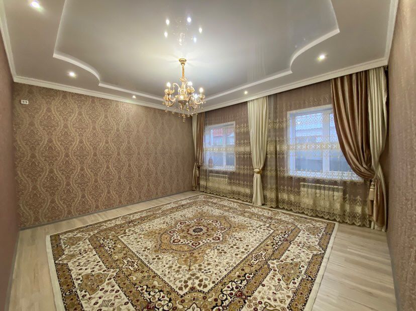 Үй сатылады бір аулада екі үй