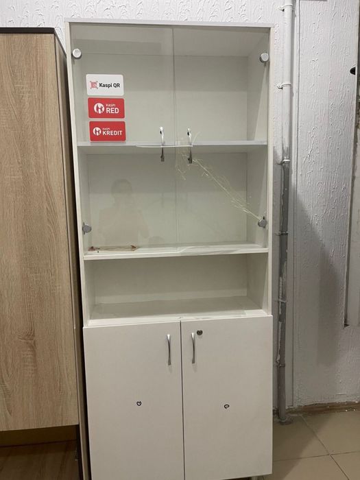 Шкаф для кабинета косметологии