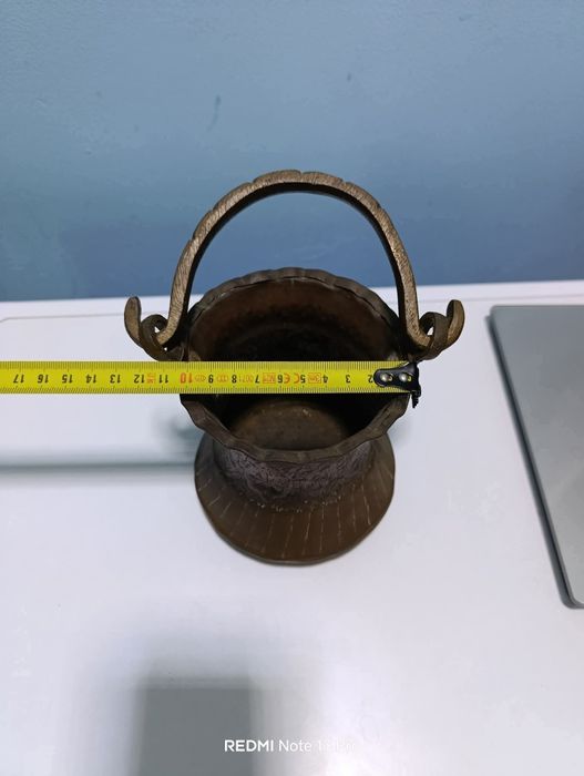 Старо менче 
С видни следи от патина по гравюрите 
Менчето е медно 
А