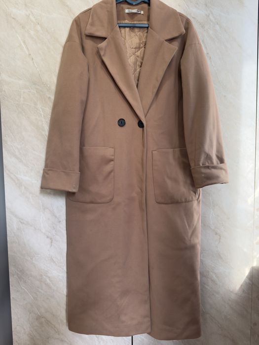 Продается Пальто 500тыс.сум  Плащь 250тыс.сум Куртка 100тыс.сум