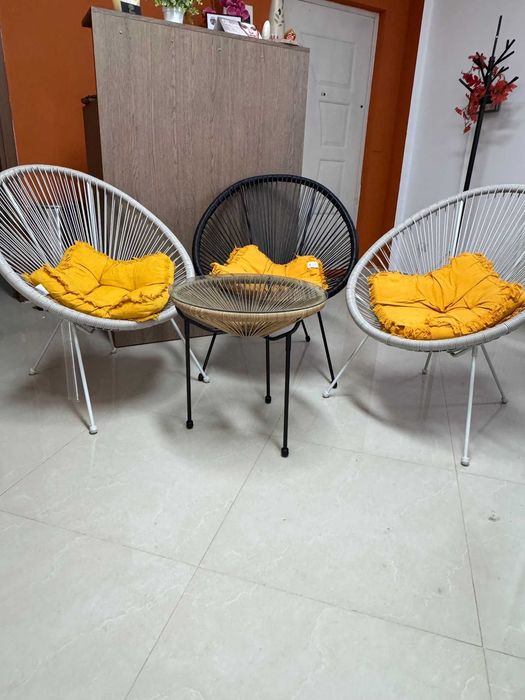 Set 3 scaune + măsuță cafea  Noi nouțe Perne incluse Interior exterior