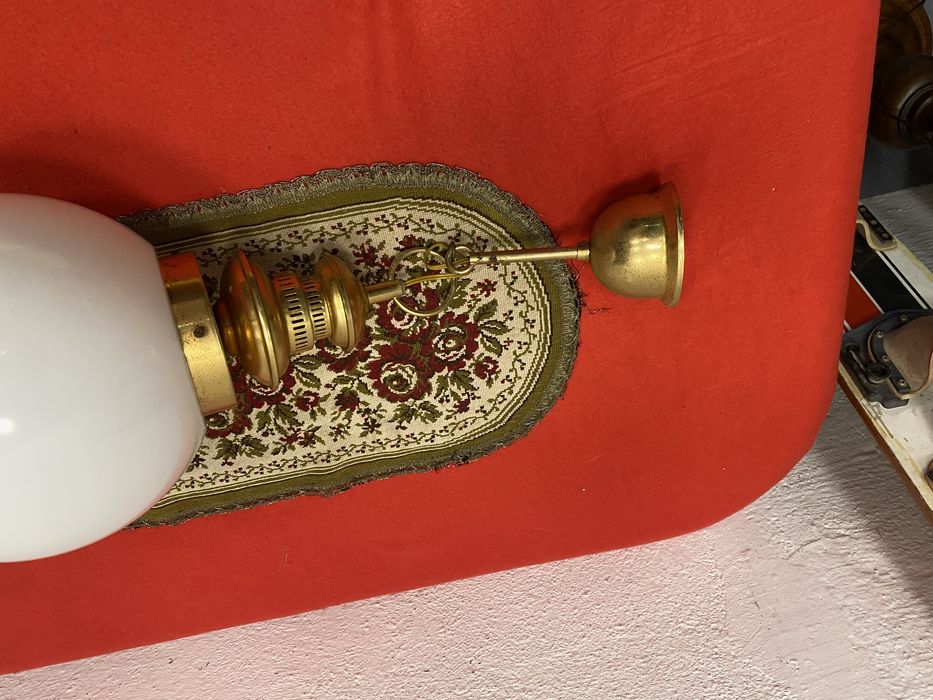 Италиански полилей с месингова основа и млечно стъкло