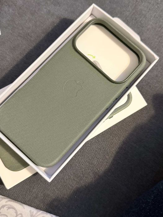 Нов кейс за iPhone 17pro ОРИГИНАЛЕН