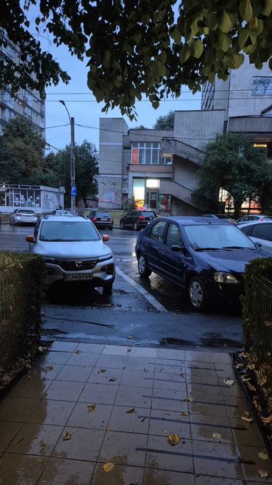 Inchiriez spatiu