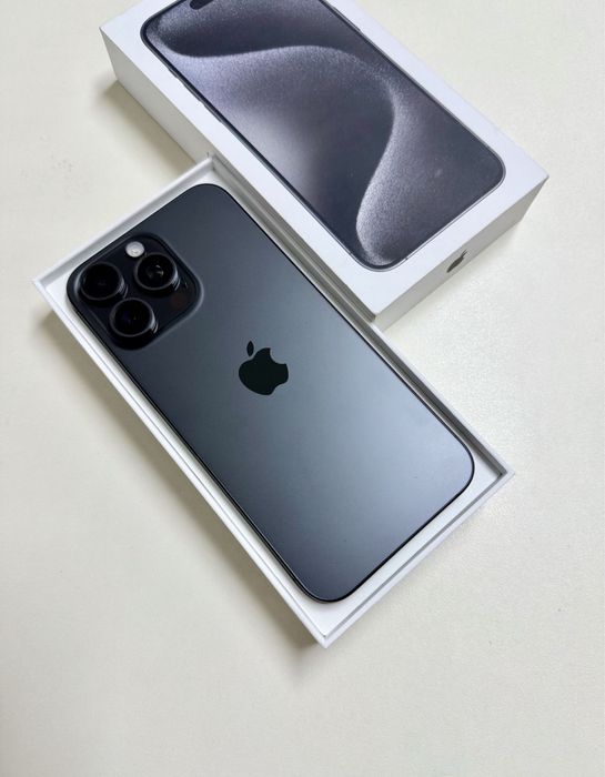 iPhone 15 PRO MAX • 256 GB • 96% Bateria