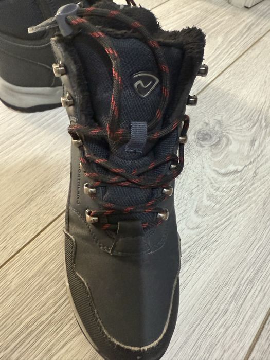 Продам зимние ботинки на мальчика