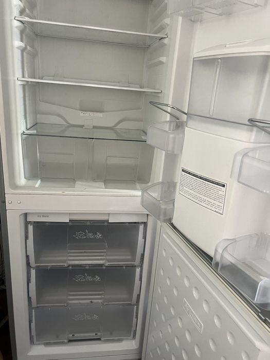 Хладилник с фризер Беко
