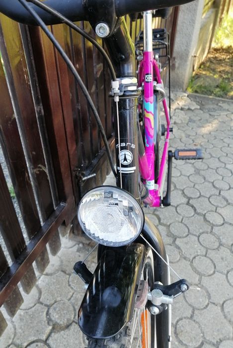 Bicicletă                      .