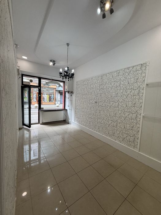 Spatiu comercial Cuza Voda nr. 7, 21mp, 800e tva inclus