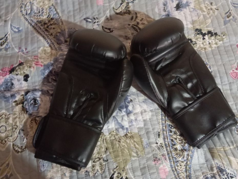 Boks  uchun adidas DAN qora rangli perchatki