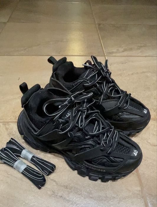 Balenciaga track