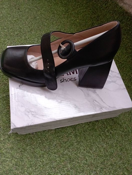 Обувки на ток с платформа!