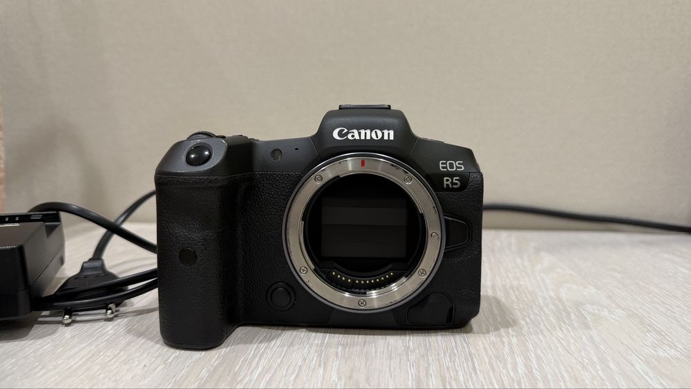 Canon eos r5 body
