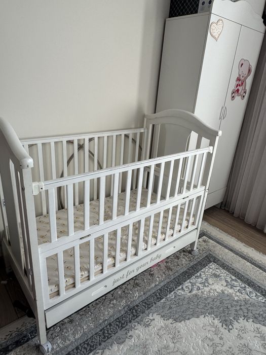 Детская кровать, в хорошем состоянии.