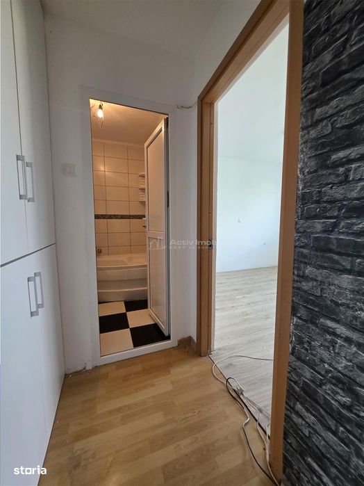 3 camere,61 mp, ET. 4, LOC PARCARE, zona OBOR