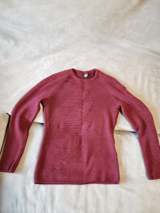 5бр Блузи, 2бр суитчъра, 1 комплект анцуг