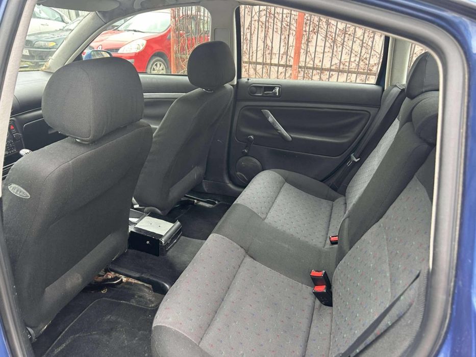 Vand/schimb WV pasat 1.6benzină