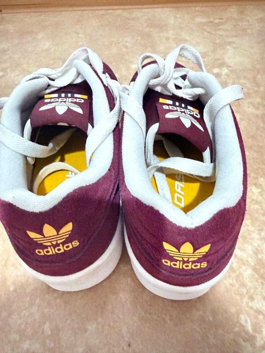 кроссовки адидас