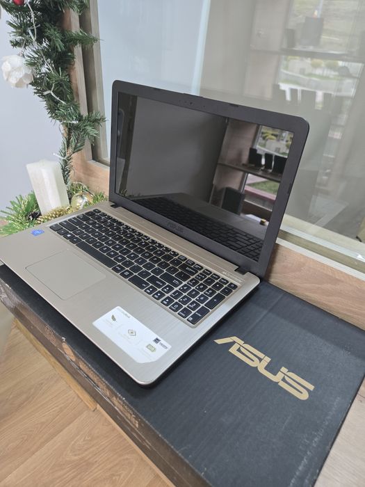 Laptop Asus X540M – 4GB RAM, 1TB HDD
