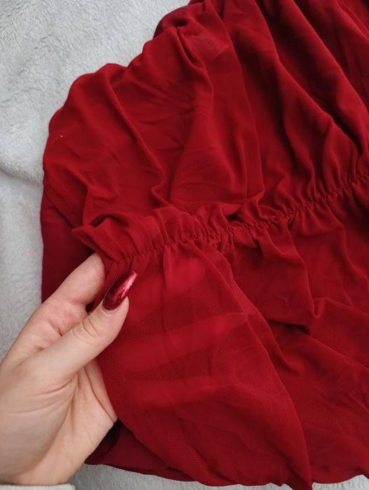 Червена рокля (бельо)