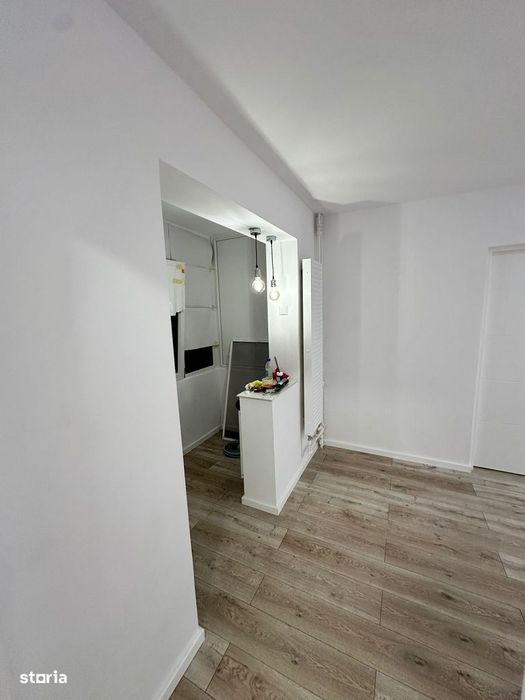 Apartament etajul 2/4 Renovat complet.