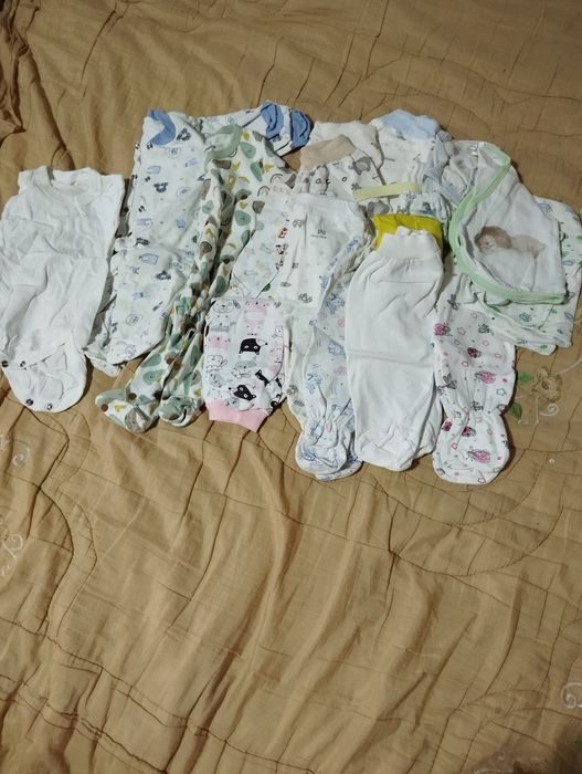 Продаю детские вещи