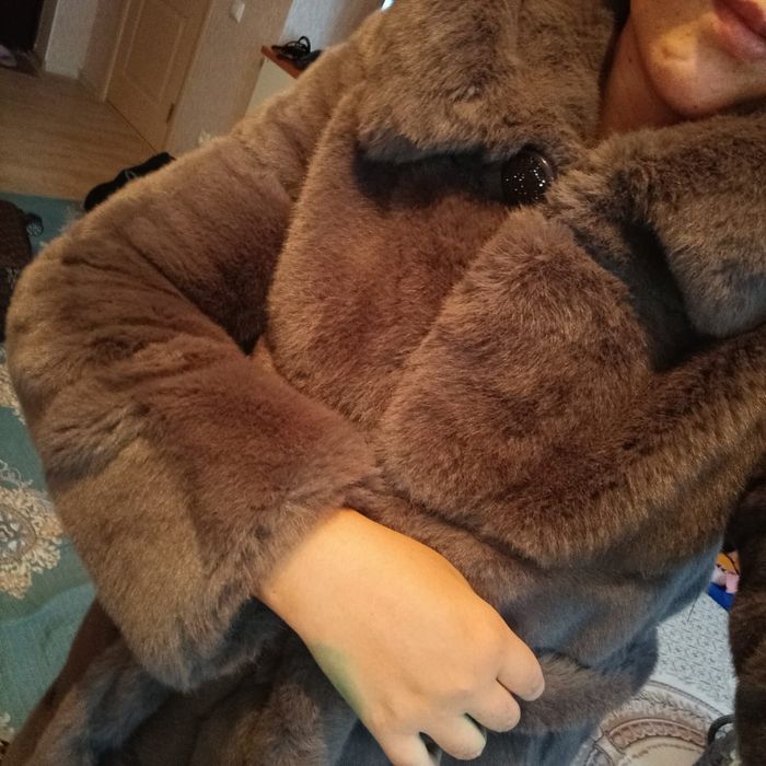 Продам норковую шубу с капюшоном