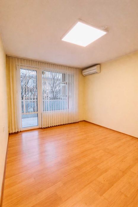 Продава се Тристаен апартамент в София, Център - 86 кв.м за 1127 €/кв.м - Снимка #1