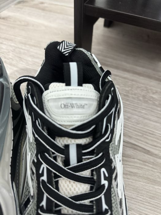Off White Be Right Back