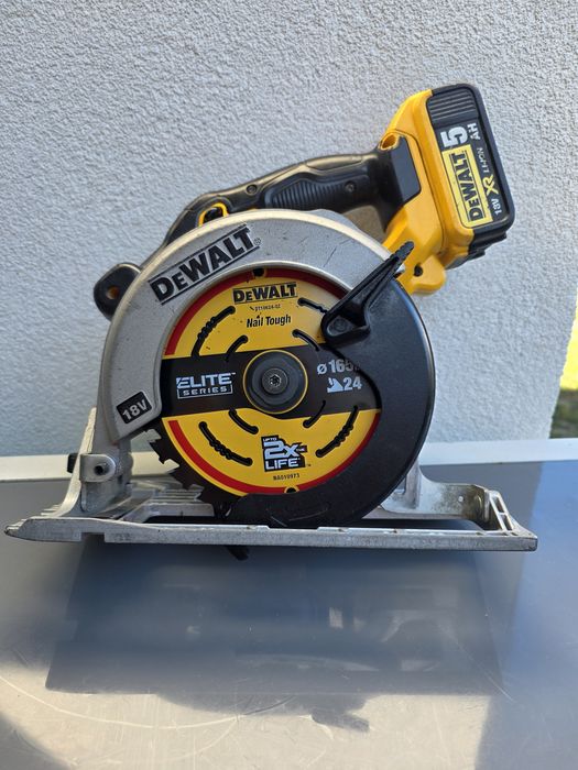Circular Dewalt DCS-391