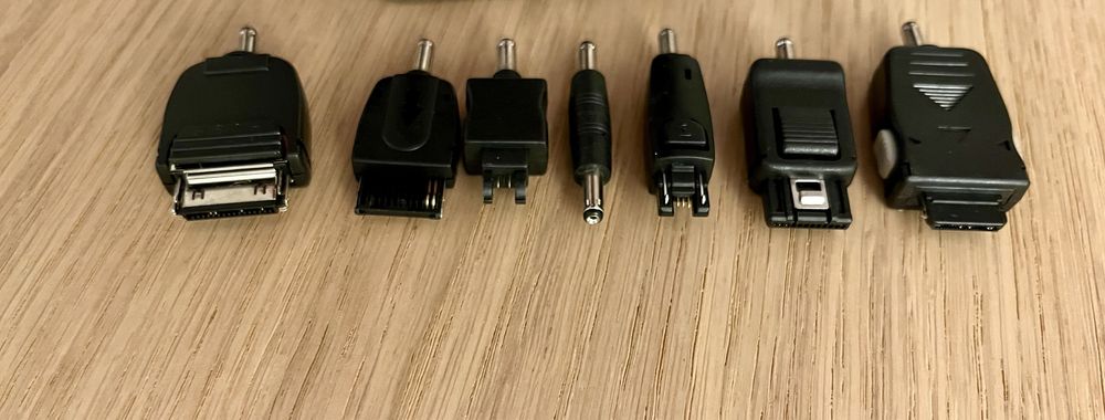 Incarcator device-uri conectori vechi