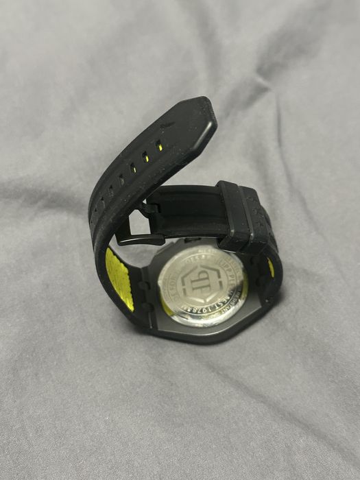 Часовник Phillip Plein оригинален