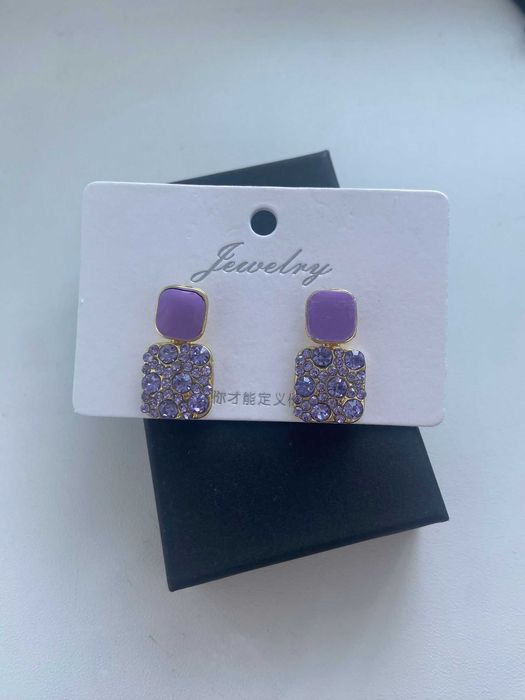 Модные украшения серьги и броши