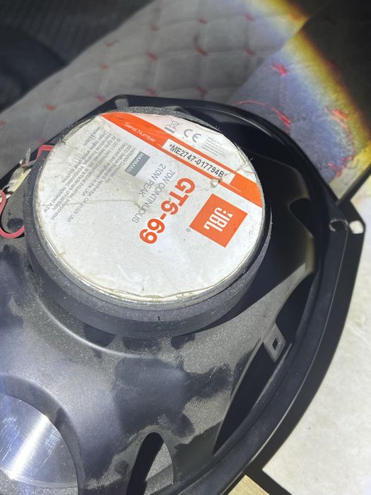 Продам колонки JBL оригинал