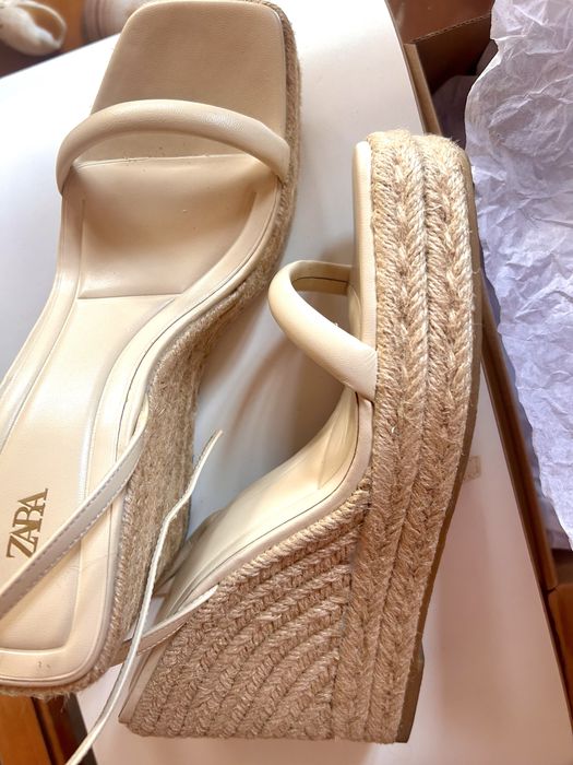 Zara кожени сандали на платформа, No40