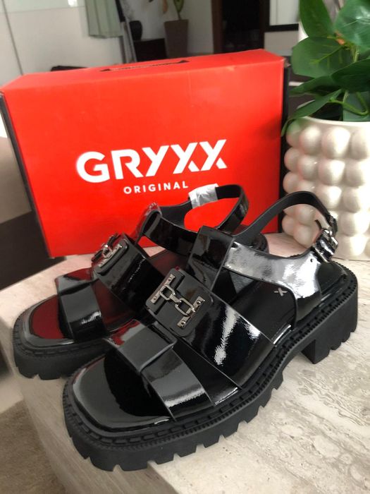 Sandale noi Gryxx / piele lăcuită