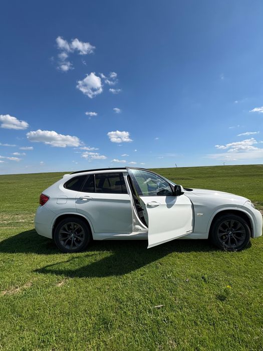BMW X1 2011 — imagine 2