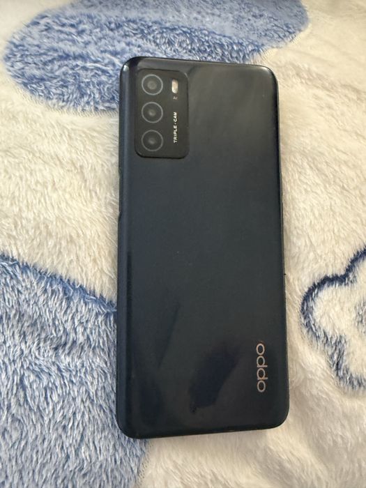 Oppo A16S.