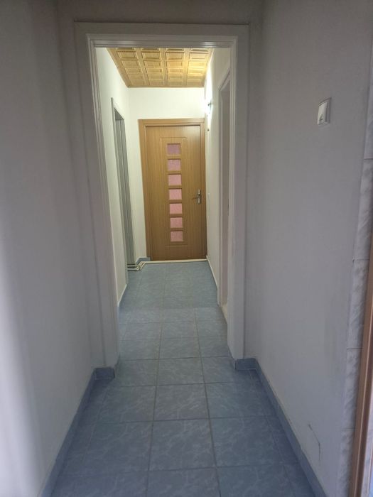 Închiriez apartament 3 camere
