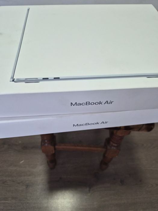 Laptop Apple MacBook air 13 M5 NOU SIGILAT