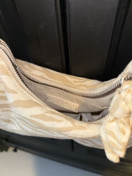 Zara чанта бежова със зеброви ленти