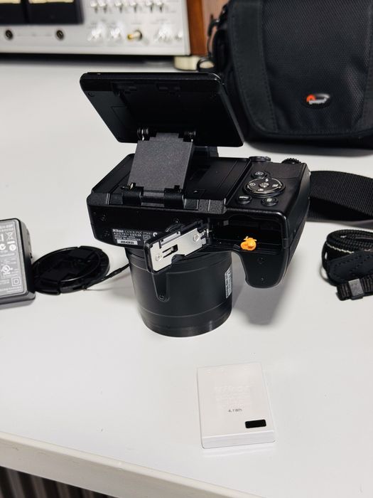 Aparat foto NIKON Coolpix P500 - ca nou - accesorizat + geantă